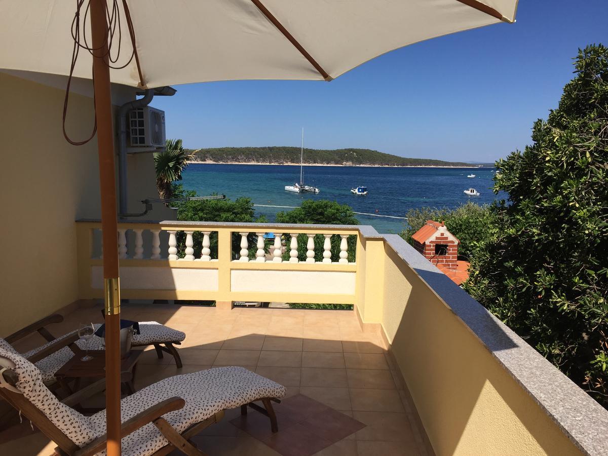 Apartments And Rooms Villa Luci Barbat na Rabu Ngoại thất bức ảnh