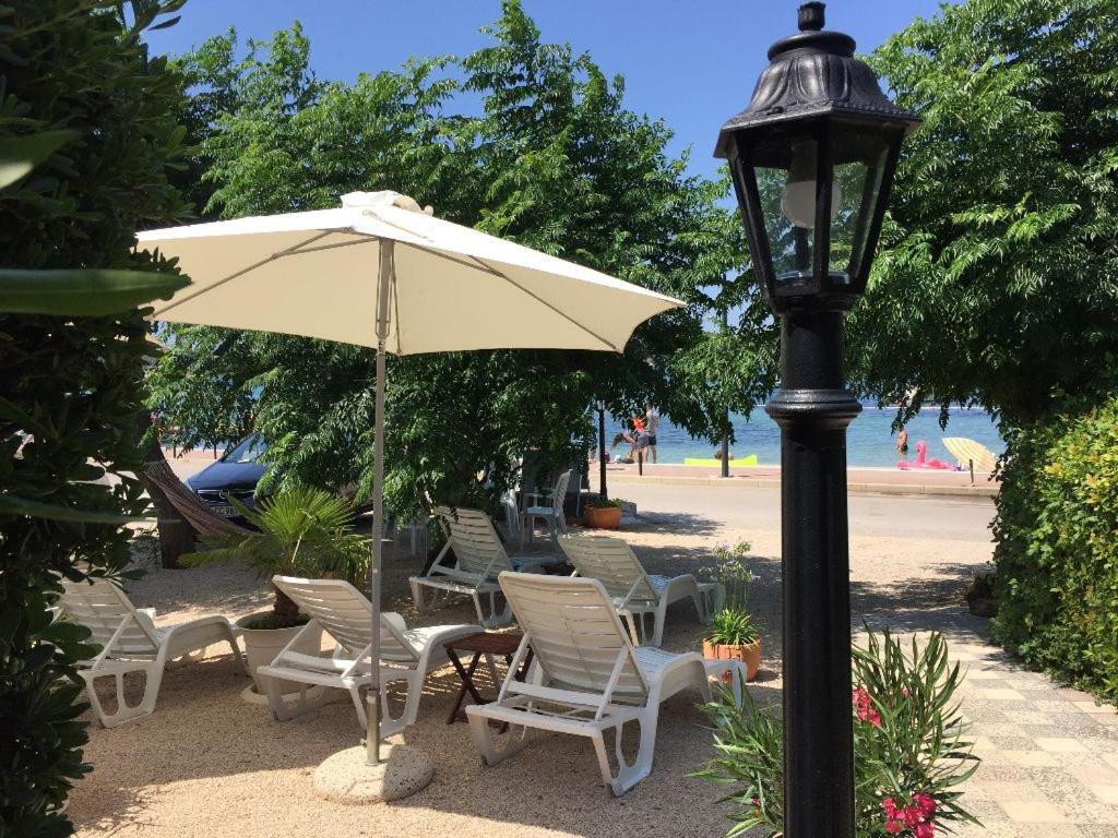 Apartments And Rooms Villa Luci Barbat na Rabu Ngoại thất bức ảnh